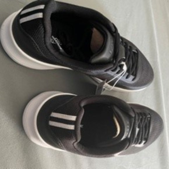 Shoes - Picture 4 of 6